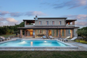 Rustic Villa Calluna & Cardamine with a pool